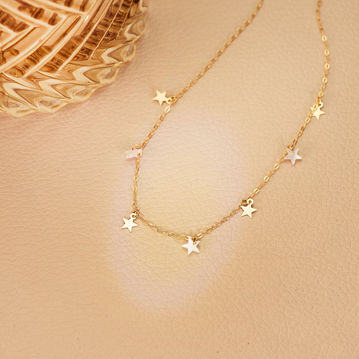18K GARGANTILLA ORO AMARILLO ESTRELLAS LISAS Y NACAR 5.5 MM CADENA FORZADA 45 CM - Imagen 2