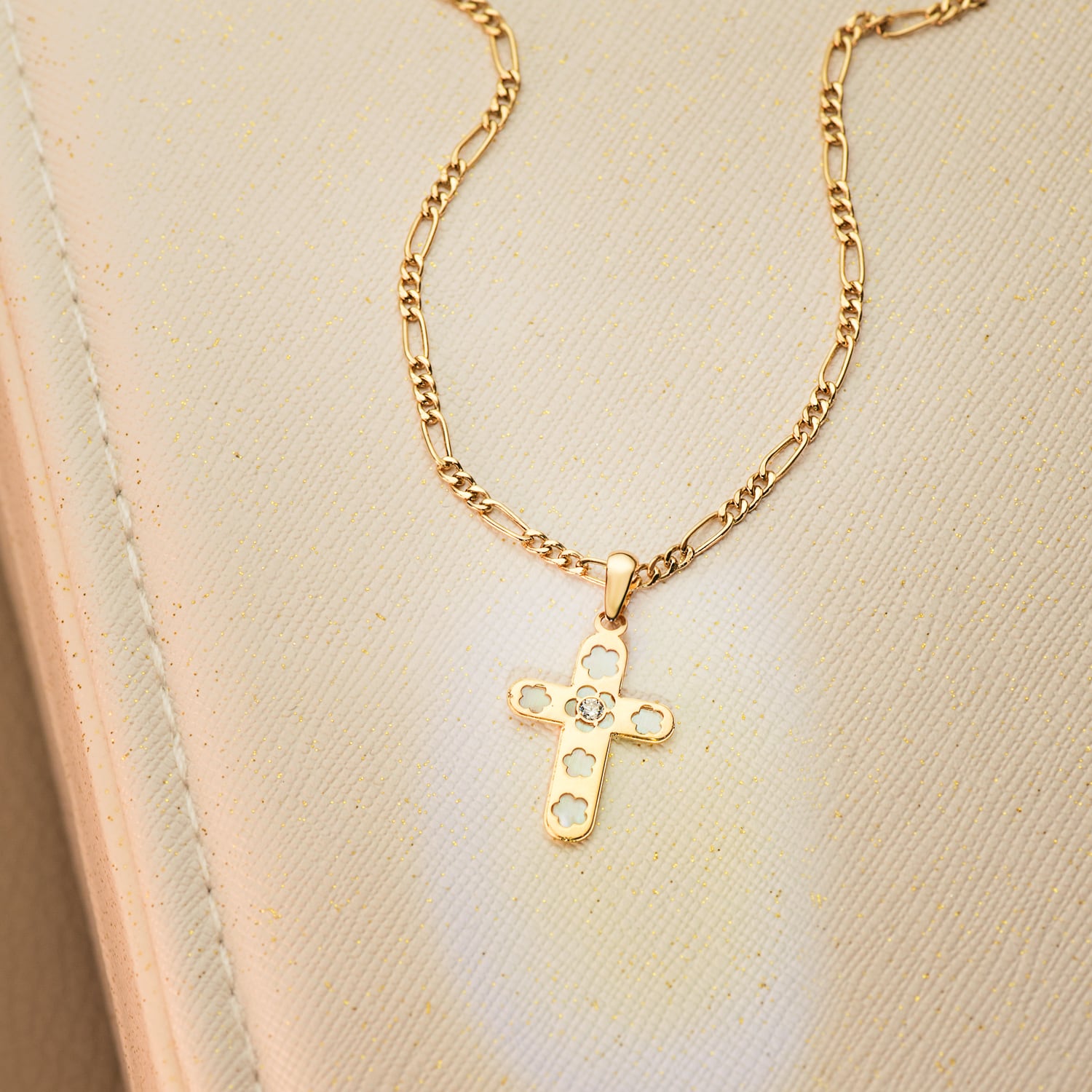 18K CRUZ ORO AMARILLO CON NACAR Y CIRCONITA 20 X 13 MM - Imagen 2