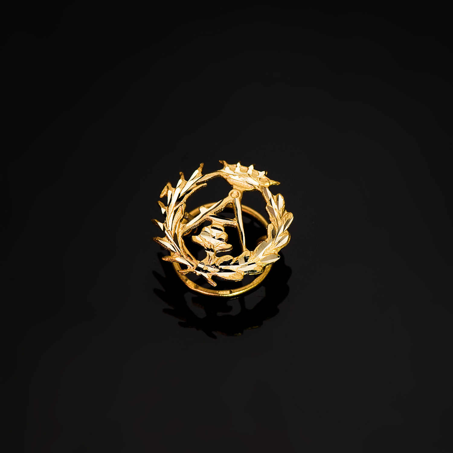 18K INSIGNIA ORO AMARILLO ARQUITECTURA. 16 X 16 MM - Imagen 2