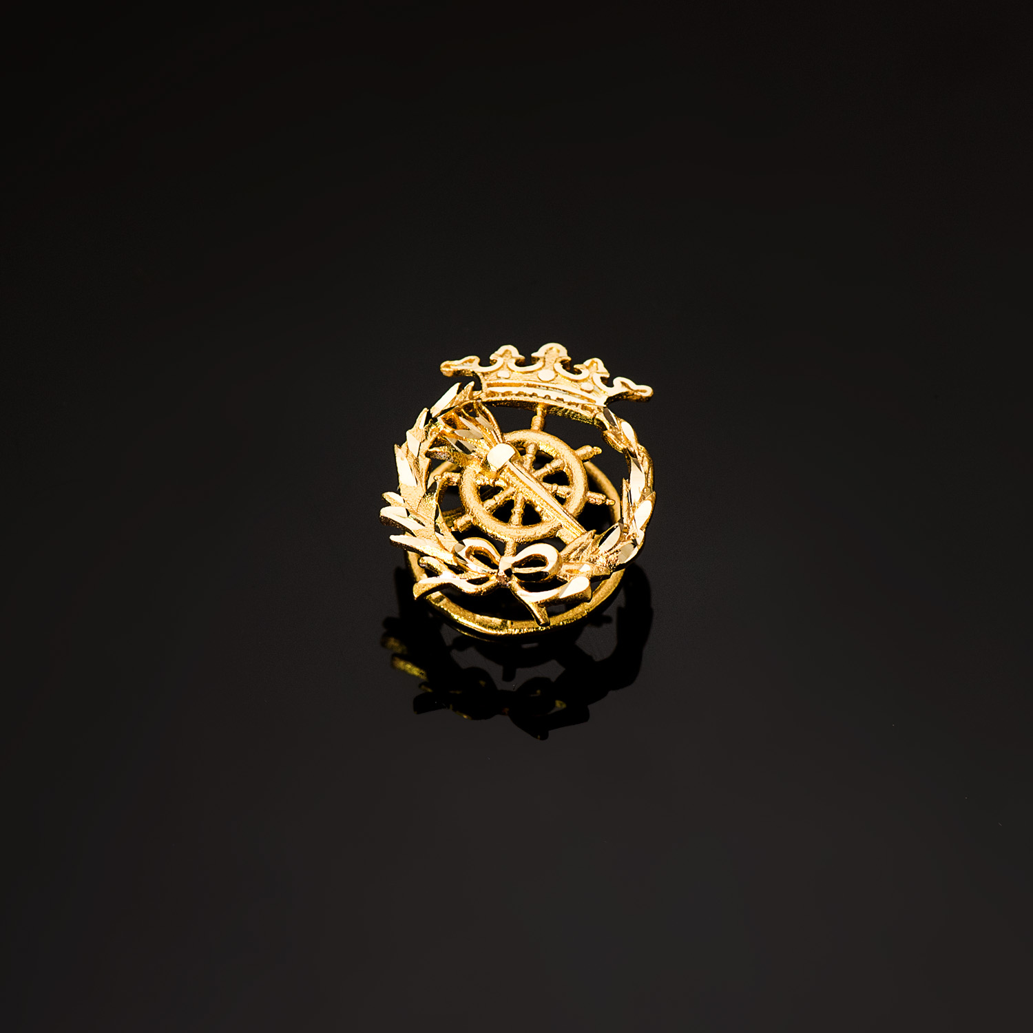 18K INSIGNIA ORO AMARILLO CIENCIAS POLITICAS 17 X 14 MM - Imagen 2